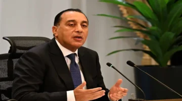 الحكومة تحسم الجدل حول أزمة تدبير العملة وتتوعد بمواجهة الممارسات الاحتكارية بالأسواق